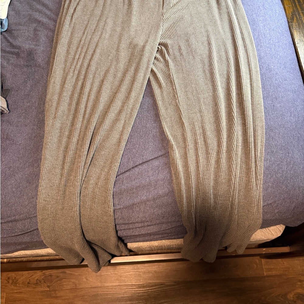 Auden Ribbed Gray Knitwear